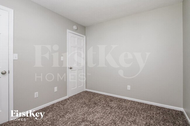 Building Photo - 6919 Bannock Ct