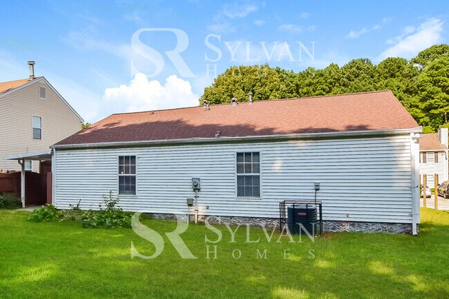 Building Photo - 5543 Pine Gate Dr