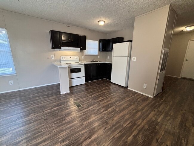 Building Photo - Windy Meadows