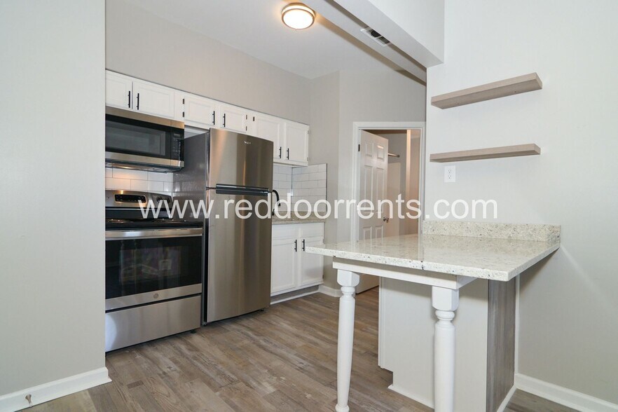 Building Photo - 1337 E Market St