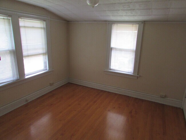 Building Photo - Living on the Dock of the Bay