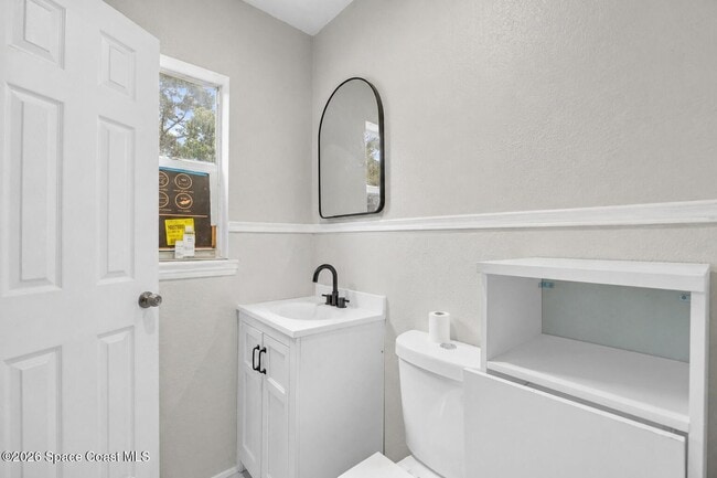 Building Photo - 1306 S Lakemont Dr