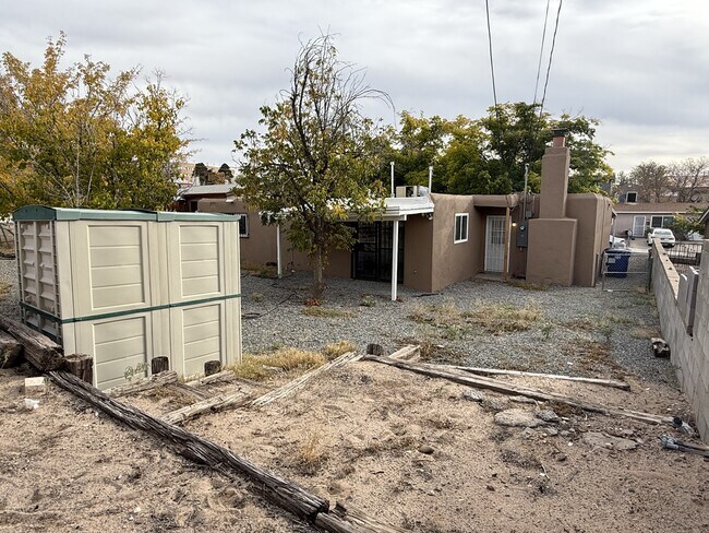 Building Photo - 1725 Spence Ave SE