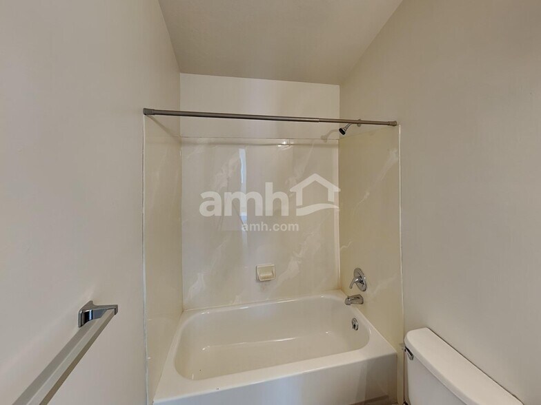 Building Photo - 6123 Van Gogh Cir
