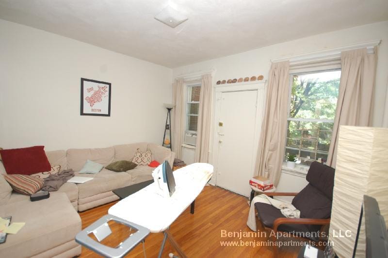 Building Photo - 15 Egremont Rd