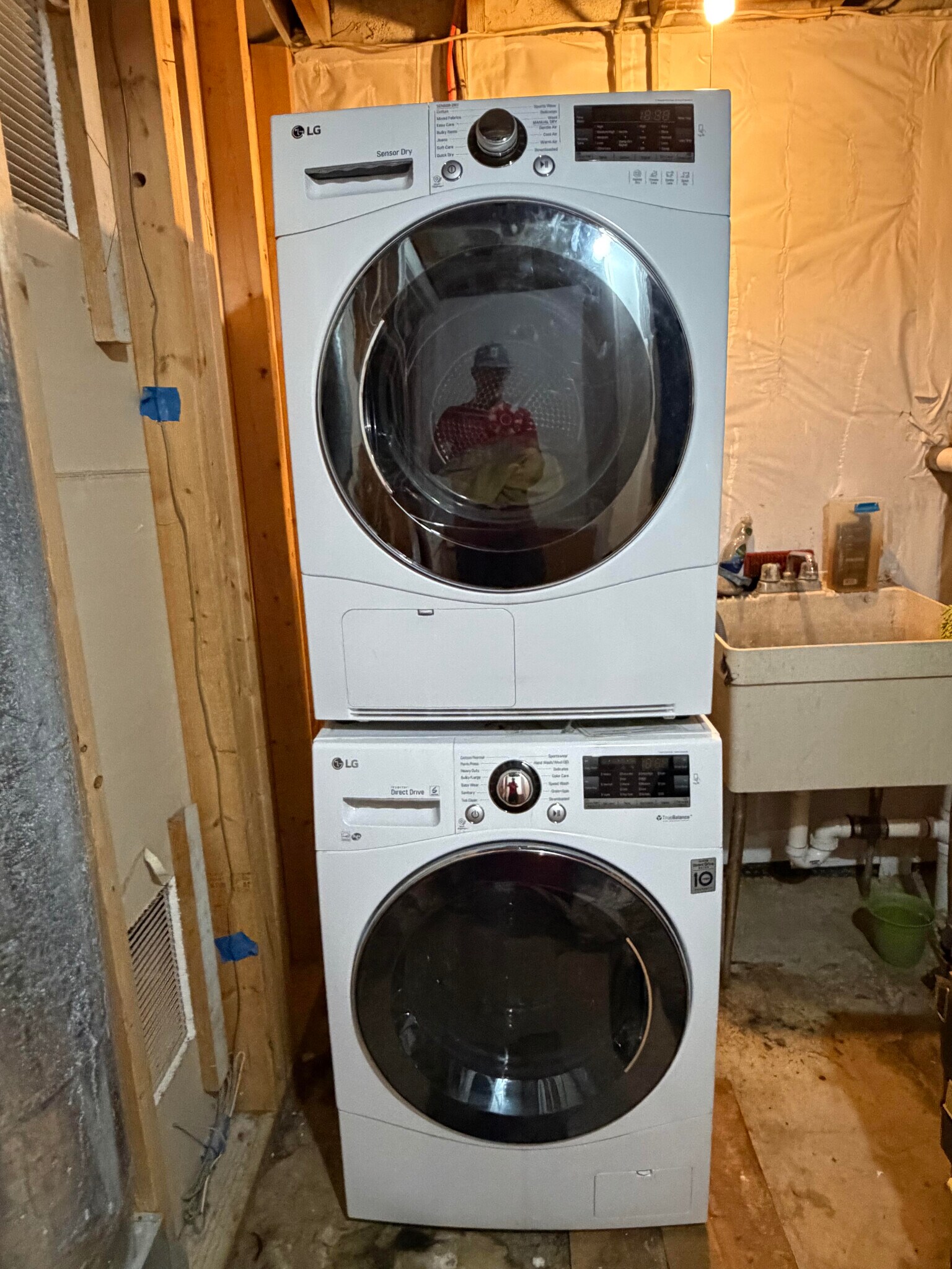 Washer/dryer 5 years old + utility sink and shelf storage - 1723 N Cliff St