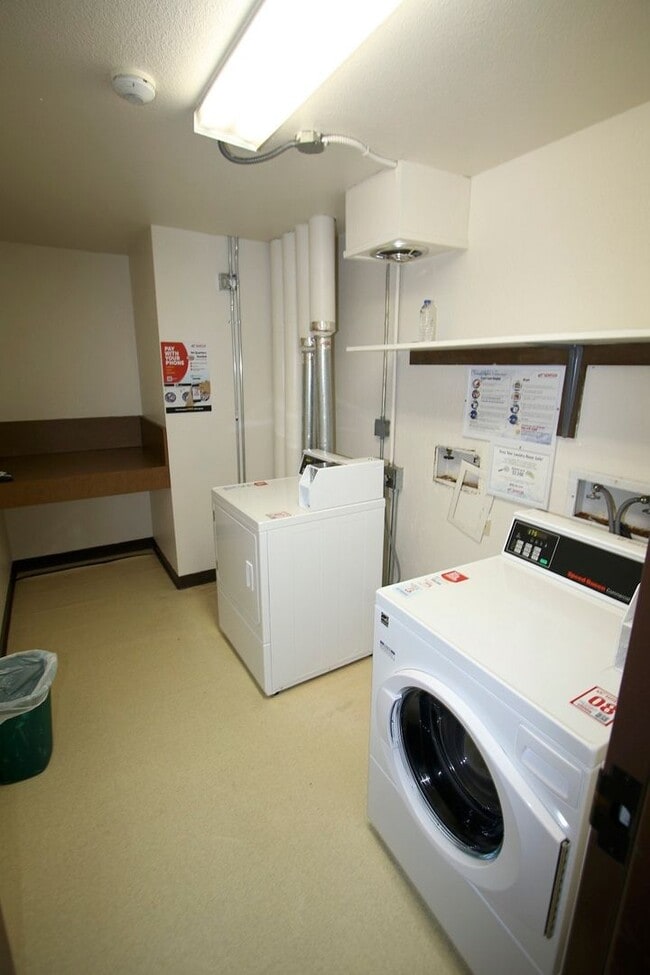 Building Photo - 1 Bed, 1 Bath Condo in West Anchorage!