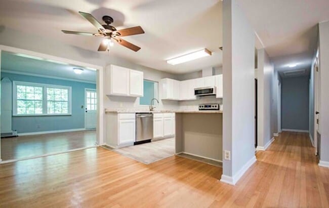 Building Photo - Fabulous home near the fairgrounds-$500 of...