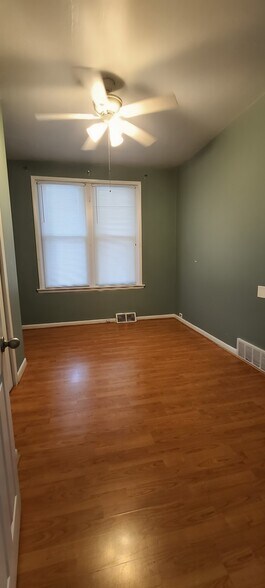Bedroom - 7414 Montour St