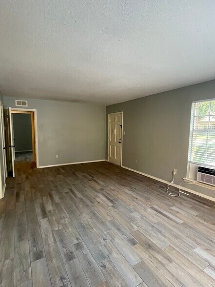 Building Photo - 3646 Spottswood Ave