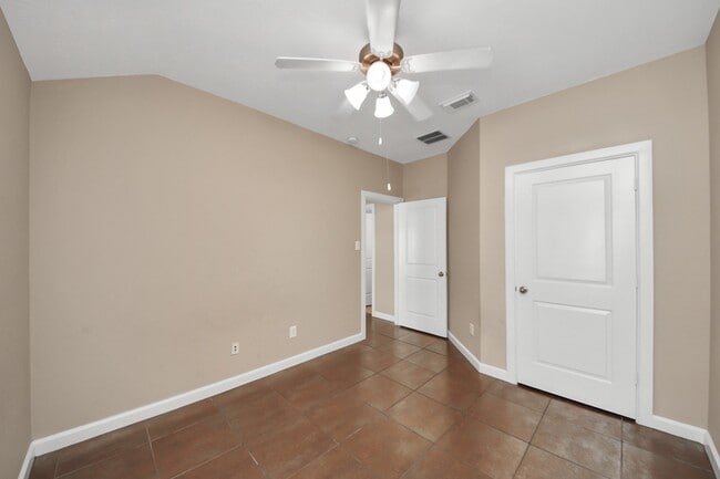 Building Photo - 8226 Stratford Canyon Dr