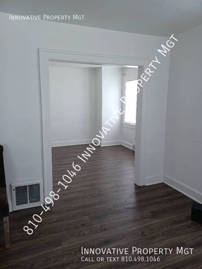 Building Photo - Beautifully updated 2 bedroom, 1 bath