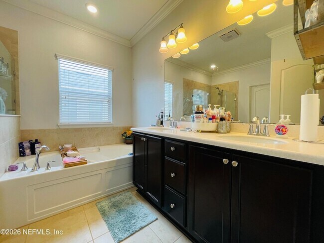 Building Photo - 15792 Bainebridge Dr