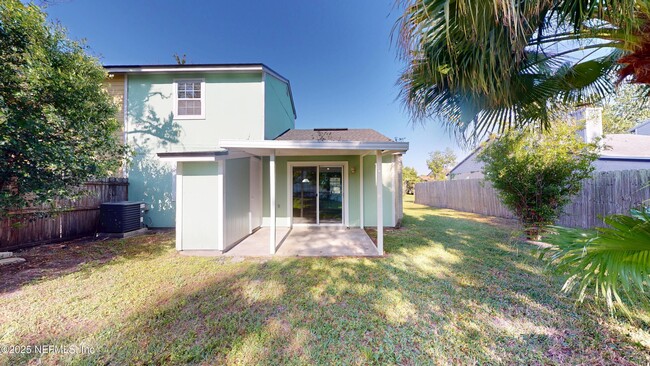 Building Photo - 450 Aquatic Dr