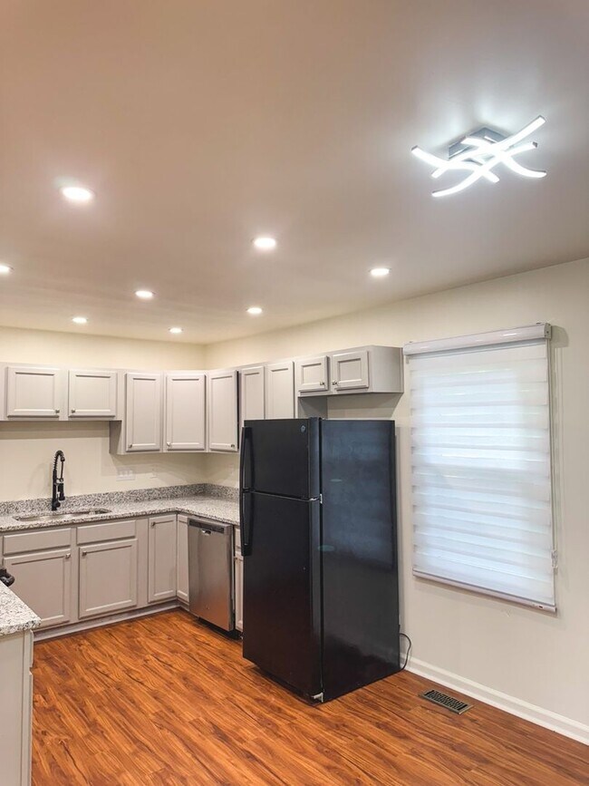 Building Photo - Newly Renovated 3BR/2BA Home in Charlotte ...