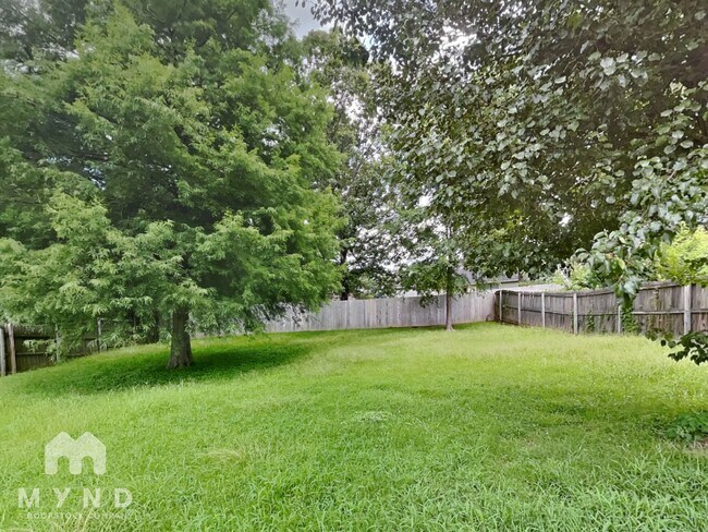 Building Photo - 15 Rolling Oaks Dr