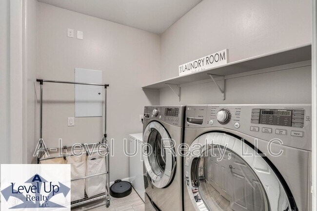 Building Photo - 14097 N Silverleaf Ln