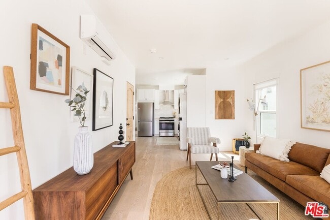 Building Photo - 5847 1/2 Ernest Ave