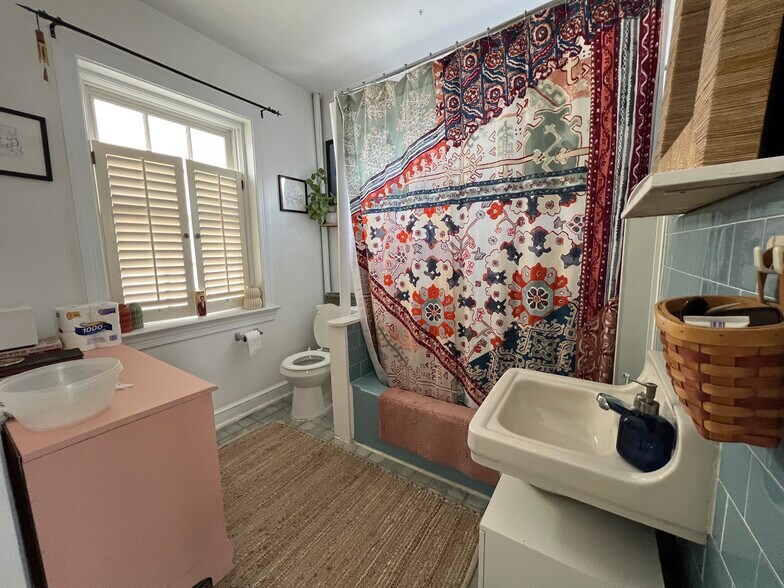 Bathroom - 108 N Patrick St