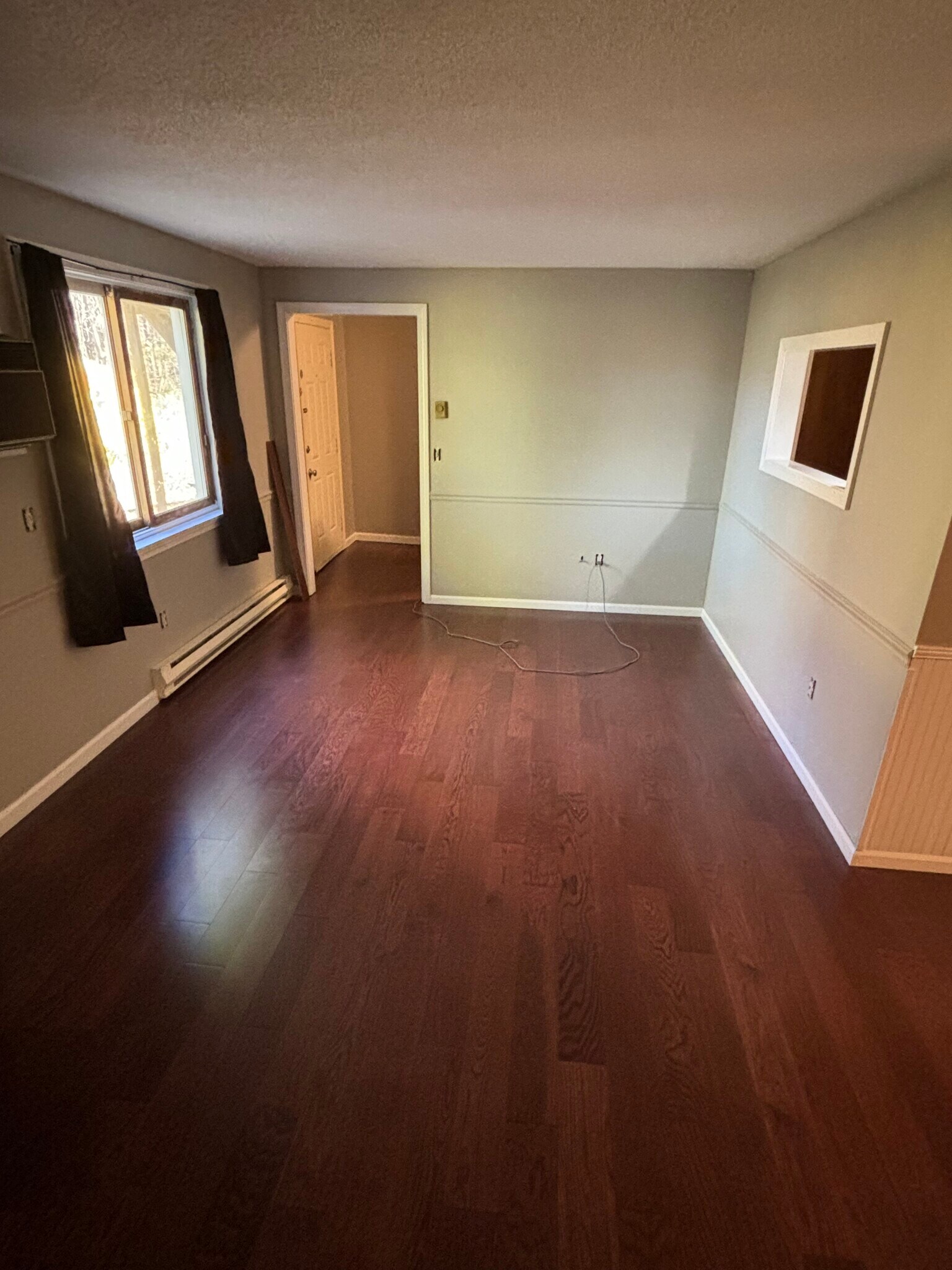 Building Photo - 1134 Hartford Tpke