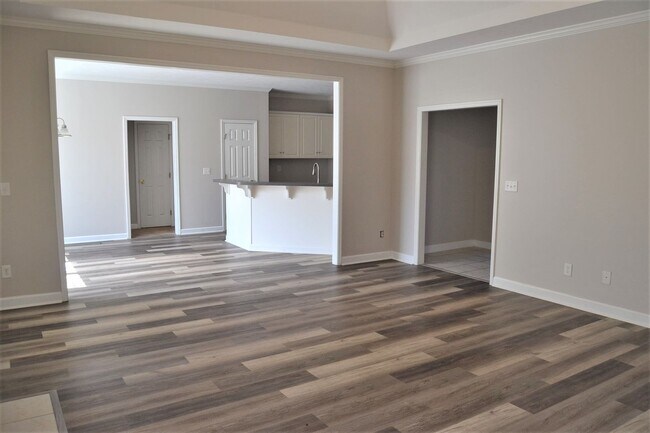 Building Photo - 351 Barnsley Dr