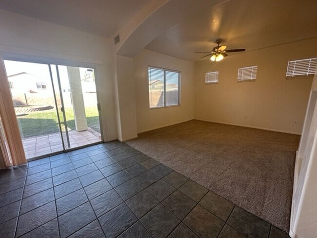 Building Photo - Mesa East Valley Home near Desert Ridge High