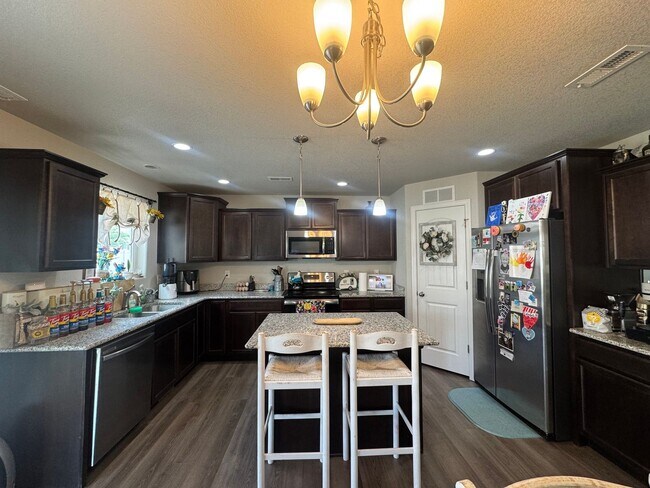 Building Photo - 3 Bed 2.5 Bath Home in Fountain Available in June