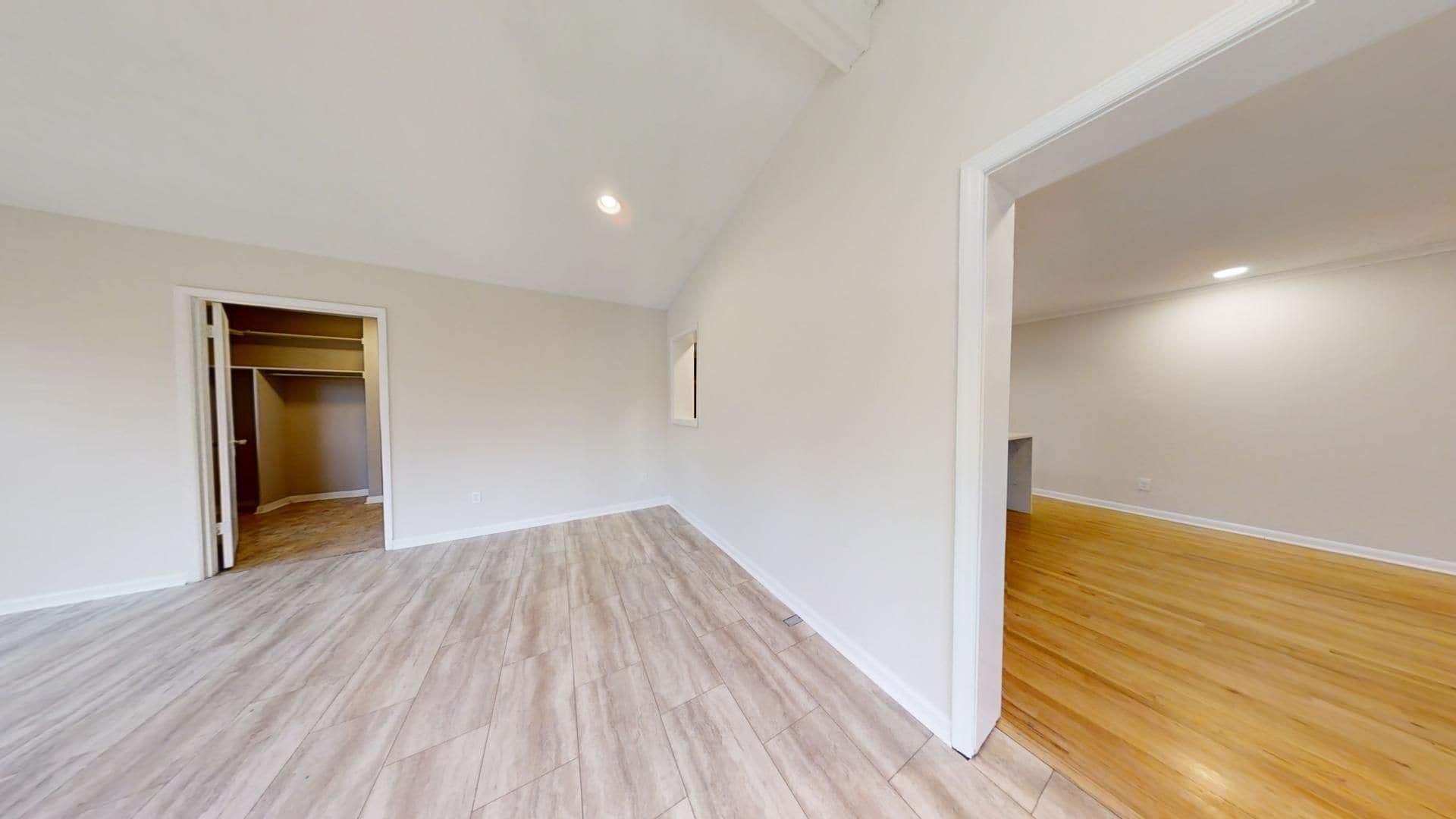 Building Photo - Cute one level home inside the Loop