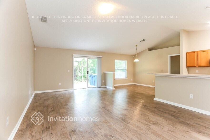 Building Photo - 10939 Apple Blossom Trail E
