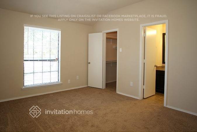 Building Photo - 2665 Claremont Dr