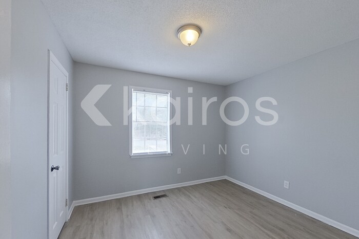 Building Photo - 1945 Croydon Cir