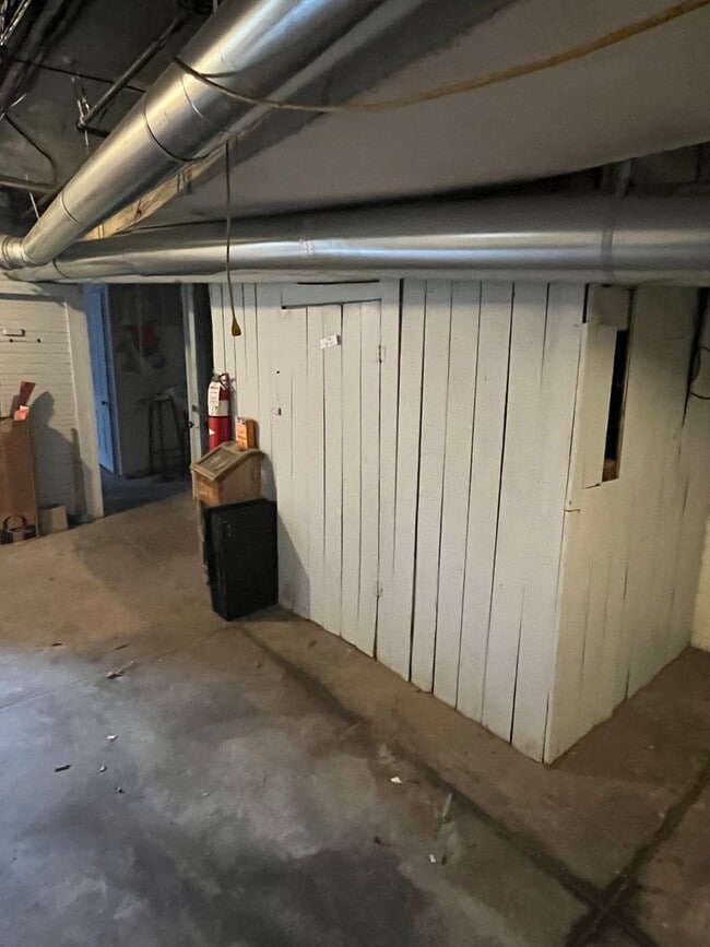 Building Photo - 3521 Clifton Ave