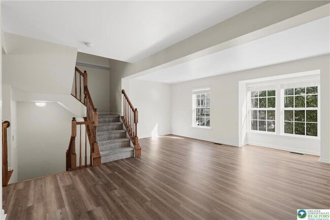 Building Photo - 4542 Jasmine Dr