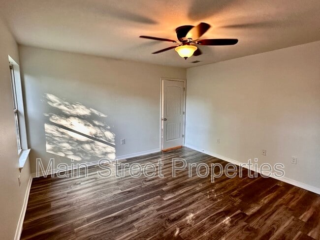 Building Photo - 10493 River Birch Dr