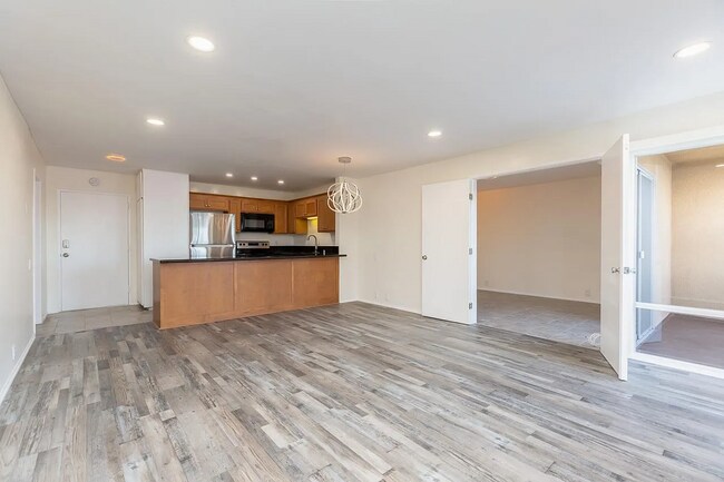 Building Photo - Dual-Master Condo Near the Beach w/ Firewo...