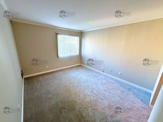 Building Photo - Second Story 2 Bd/2Ba Townhouse in San Marcos