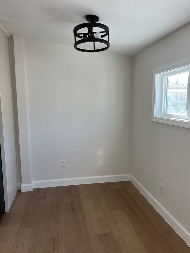 Building Photo - Beautifully Remodeled 2 Bed / 1 Bath Home in Orange