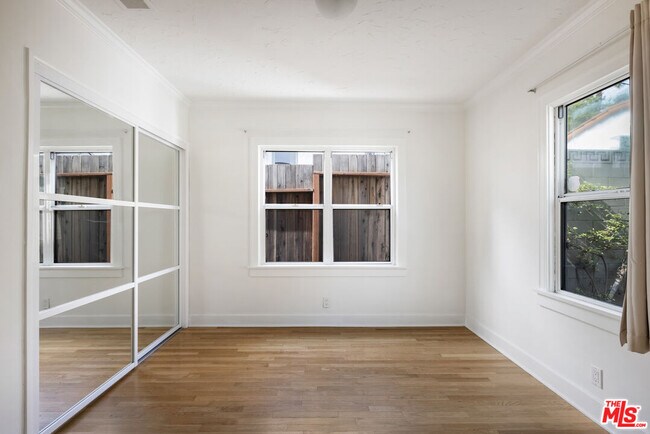 Building Photo - 3659 Glenfeliz Blvd