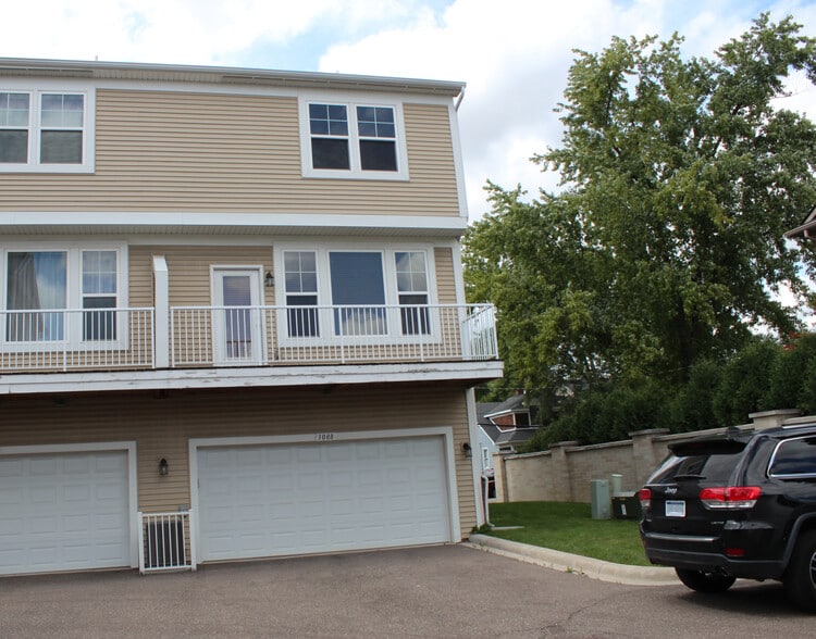 Building Photo - 3088 Kilmer Dr