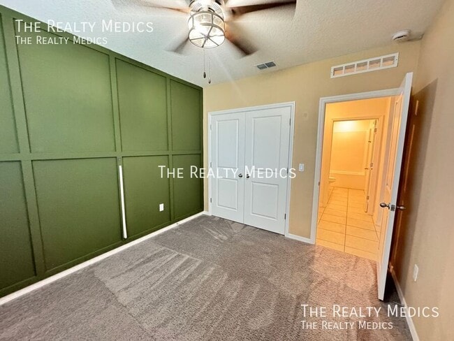 Building Photo - 320 Mariana Way