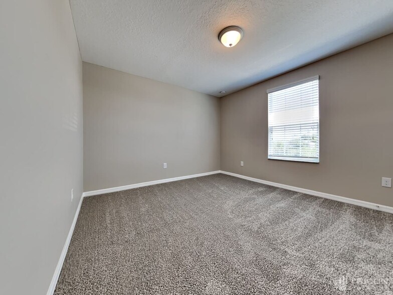 Building Photo - 1752 Broad Winged Hawk Dr