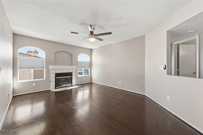 Building Photo - 4555 E Sahara Ave