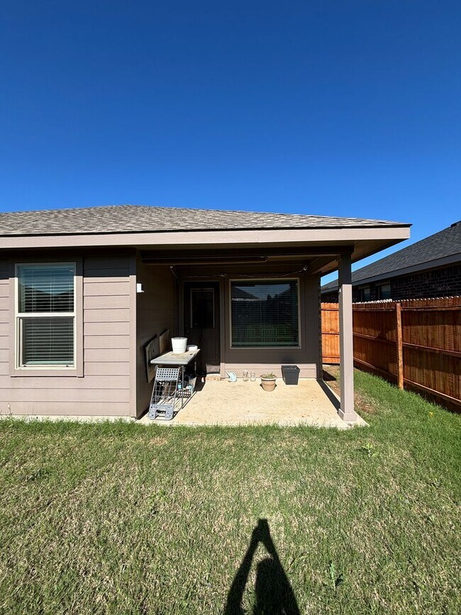 Building Photo - 9208 Castorian Dr
