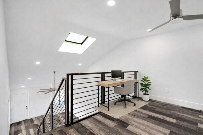 Building Photo - 4143 Palm Bay Cir