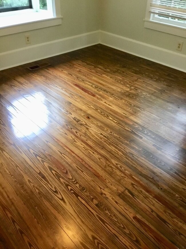 Building Photo - F&N FAIRHOPE COTTAGE