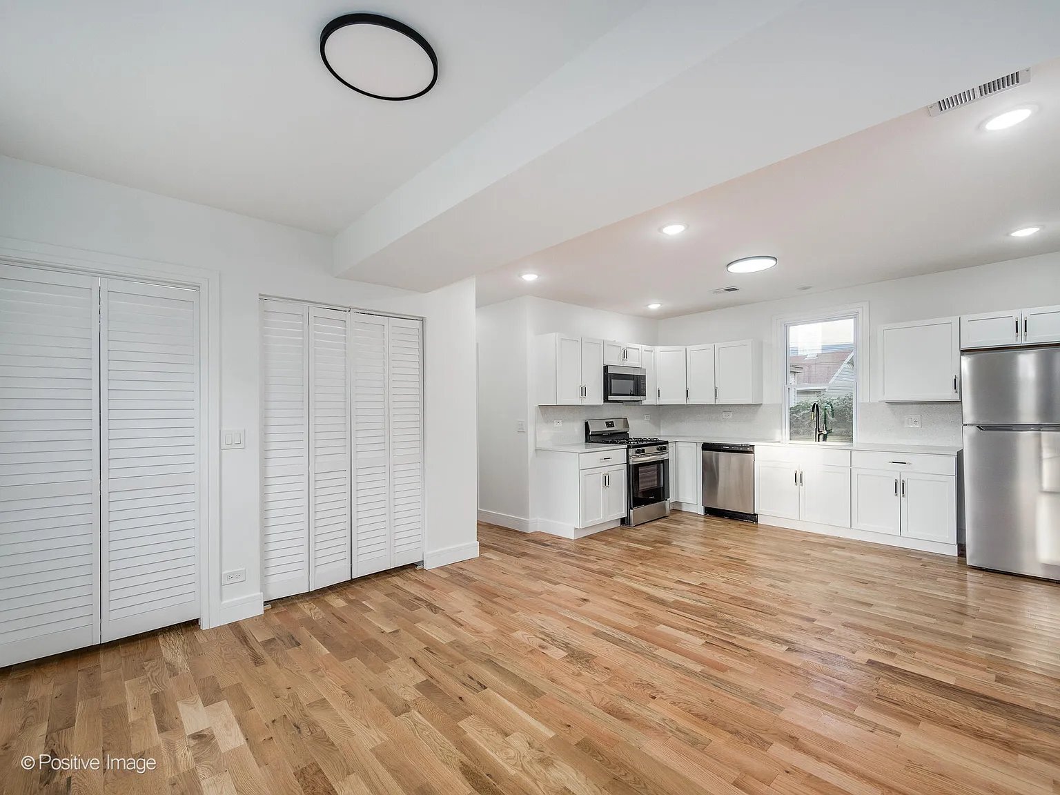 Building Photo - 3016 W 40th St