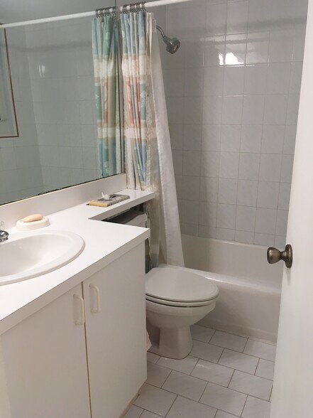FULL BATH - 4040 Galt Ocean Dr