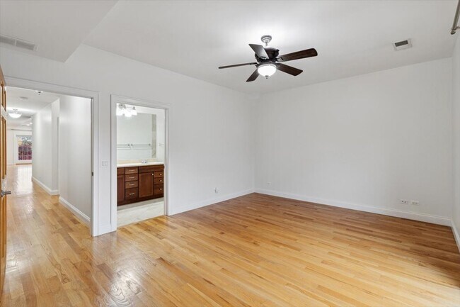 Building Photo - 6436 N Lehigh Ave