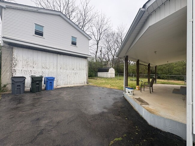 Building Photo - 621 Addison Ave