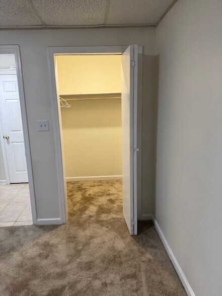 Building Photo - 2237 Emerald Castle Dr